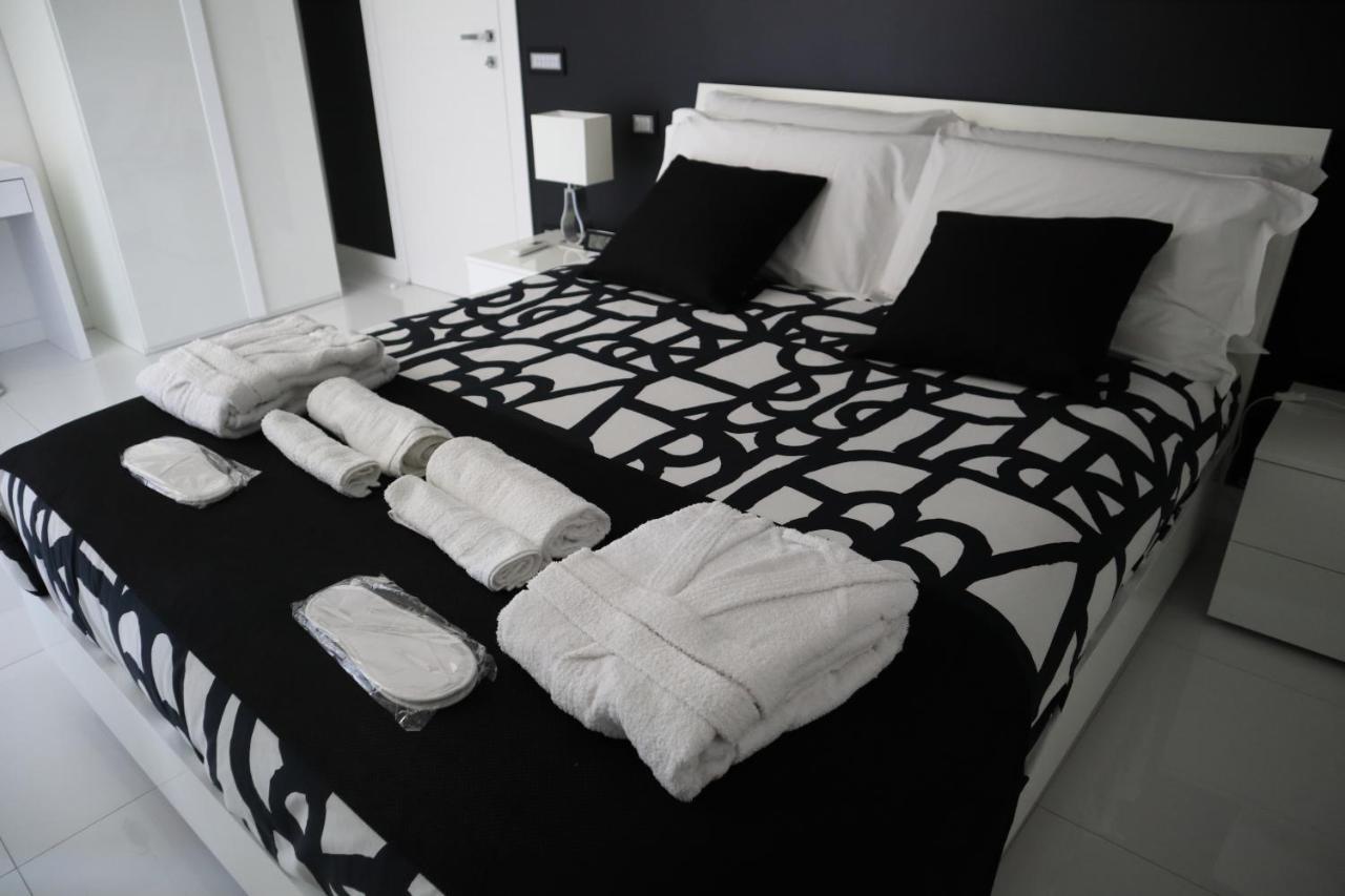 نابولي Rettifilo 201 Exclusive Rooms المظهر الخارجي الصورة