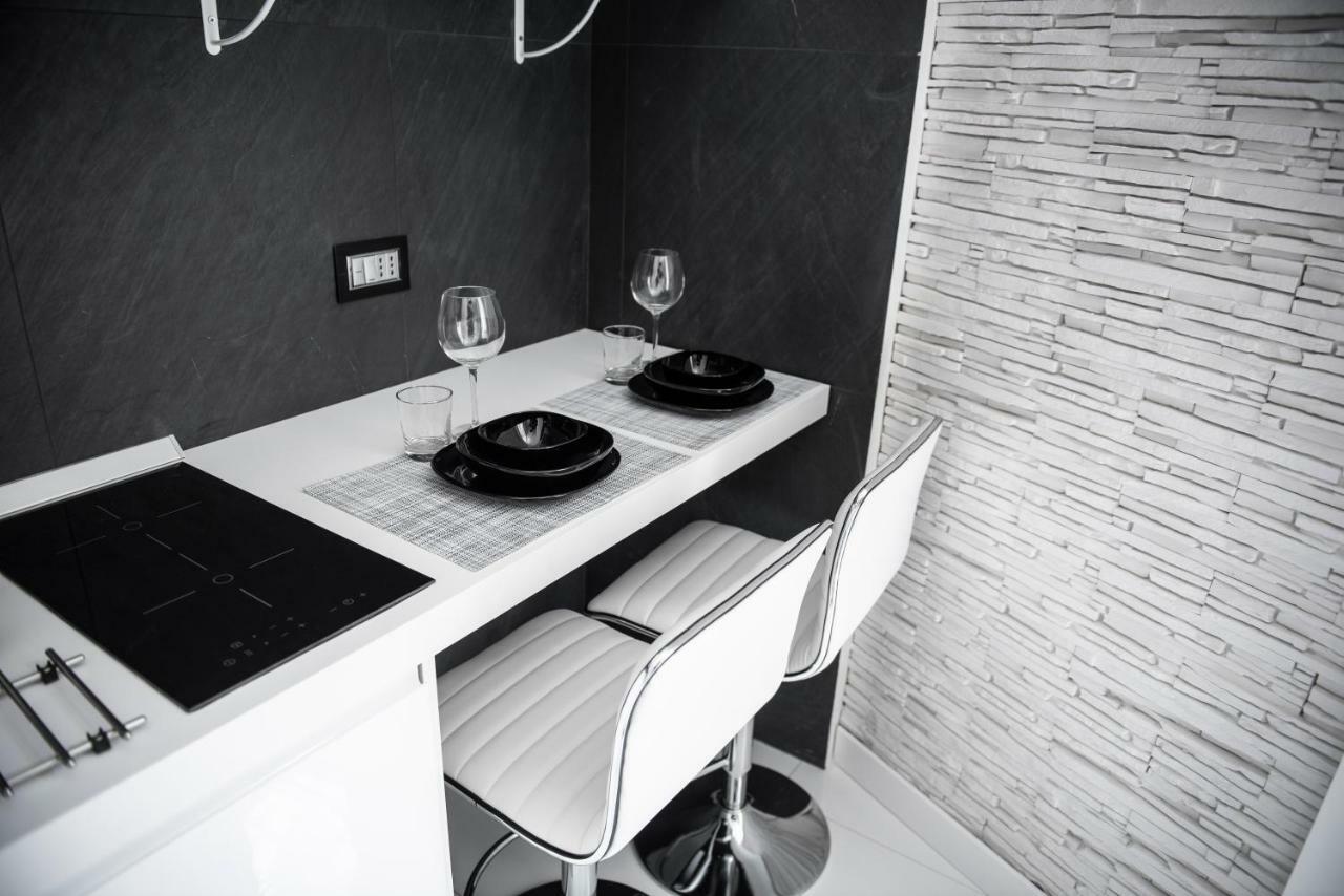 نابولي Rettifilo 201 Exclusive Rooms المظهر الخارجي الصورة